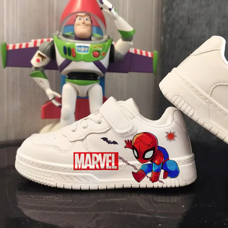 Chaussures de sport décontractées pour enfants Chaussures d’entraînement à imprimé de dessin animé pour garçons Chaussures d’entraînement antidérapantes pour enfants Chaussures d’extérieur en cuir Pu pour étudiants