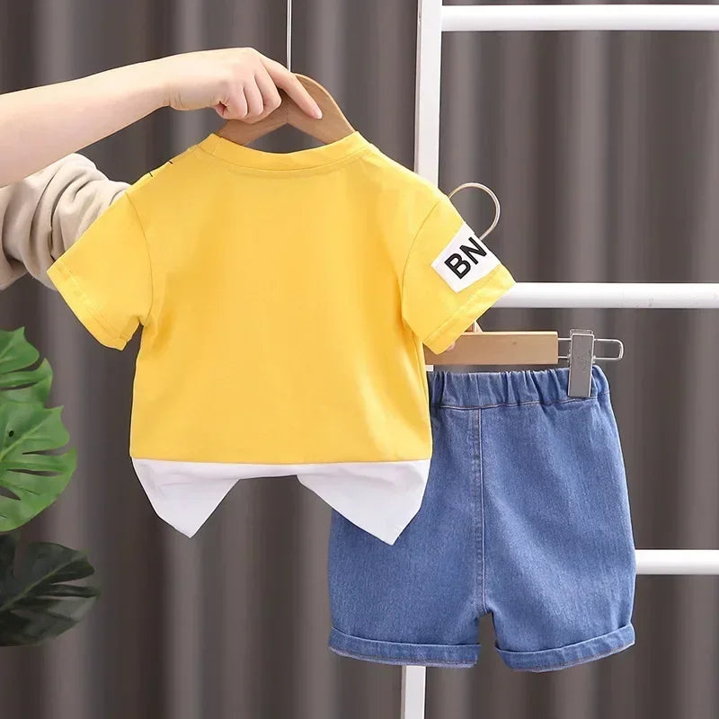 2025 Été Bébé Garçon Spiderman T-shirt à manches courtes + Jeans Ensembles Vêtements Enfants Mode Vêtements Tenues Enfants Costumes de sport